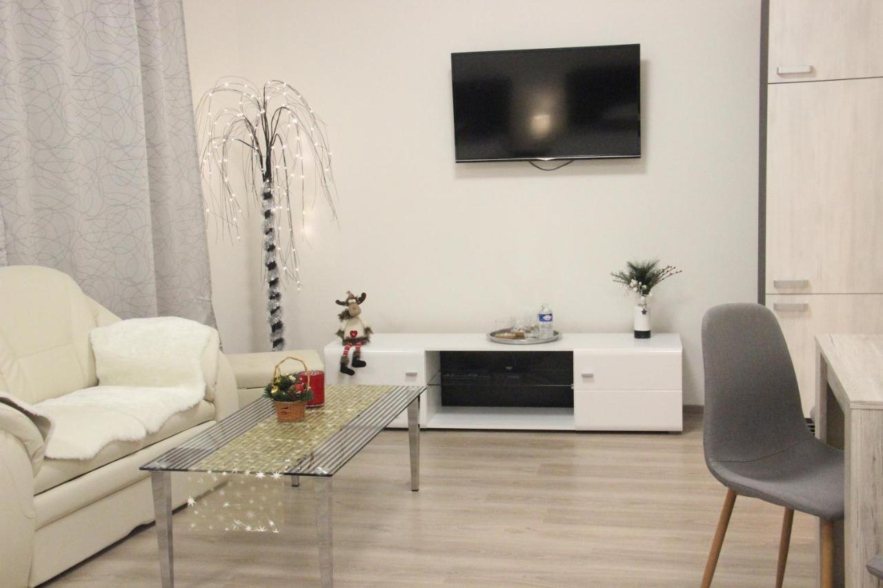 Element Prag Airport Apartment Eksteriør bilde
